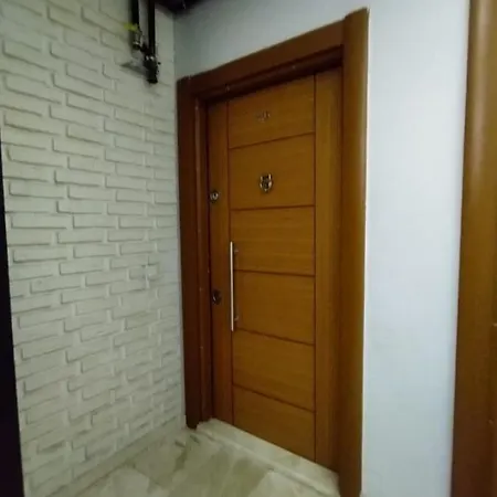 Sehir Merkezinde Iki Odali Apartment